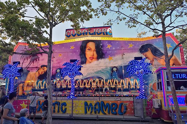 J9集团照明的娱光灯用在西班牙游乐设备展示